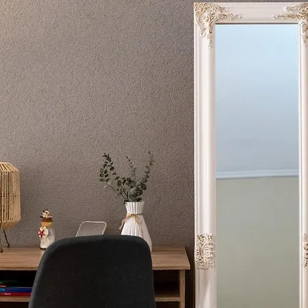 Behind The Sea Kitries Κιτριές