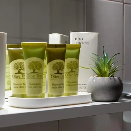 Behind The Sea Kitries * Κιτριές