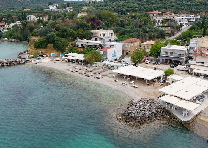 Behind The Sea Kitries Kitriaí