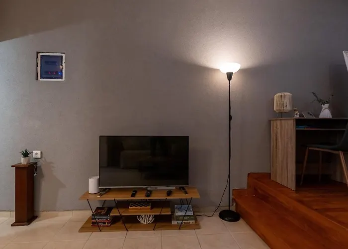 Behind The Sea Kitries Apartman Kitriész