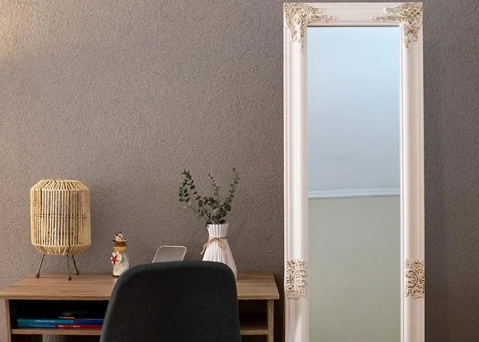 Behind The Sea Kitries Kitriész