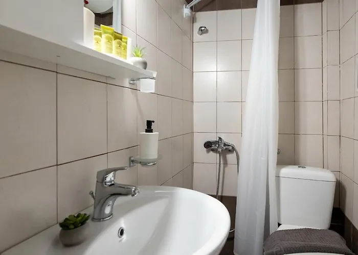 Behind The Sea Kitries Kitriaí