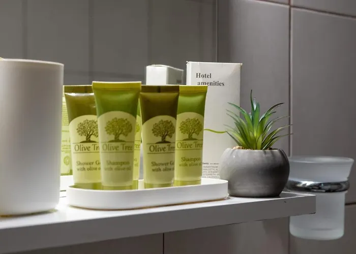 Behind The Sea Kitries * Kitriaí