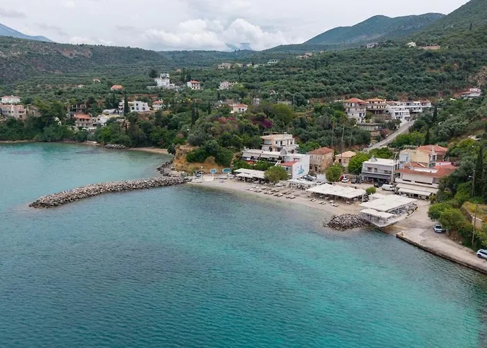 Behind The Sea Kitries Kitriaí